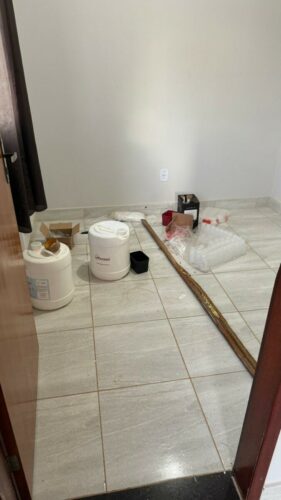 Polícia Civil cumpre mandado de busca e apreensão e prende investigado por tráfico em Águas Lindas de Goiás