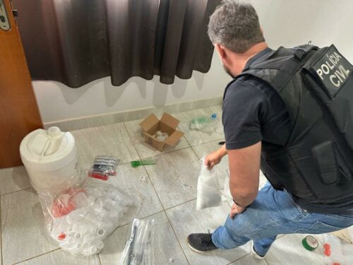 Polícia Civil cumpre mandado de busca e apreensão e prende investigado por tráfico em Águas Lindas de Goiás