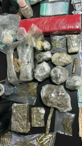 PCGO cumpre mandado de busca e apreende armas de fogo e grande quantidade de drogas em Luziânia