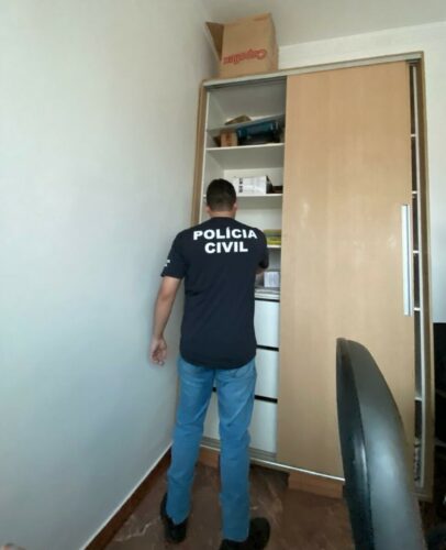 PCGO cumpre mandado de busca e apreensão contra investigado por estelionato na venda de imóvel em Aparecida de Goiânia
