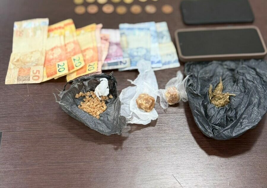 PCGO prende mulher em flagrante por tráfico de drogas em Nazário