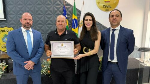 Direção da PCGO realizada cerimônia de homenagem aos policiais civis aposentados entre junho e outubro de 2025