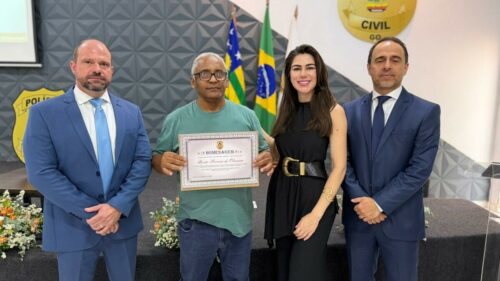 Direção da PCGO realizada cerimônia de homenagem aos policiais civis aposentados entre junho e outubro de 2025