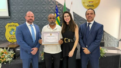 Direção da PCGO realizada cerimônia de homenagem aos policiais civis aposentados entre junho e outubro de 2025