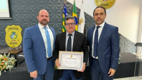 Direção da PCGO realizada cerimônia de homenagem aos policiais civis aposentados entre junho e outubro de 2025