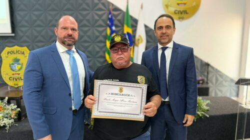 Direção da PCGO realizada cerimônia de homenagem aos policiais civis aposentados entre junho e outubro de 2025