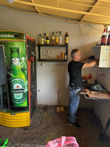 PCGO cumpre mandado de busca e apreensão em estabelecimento investigado por exploração sexual de adolescente