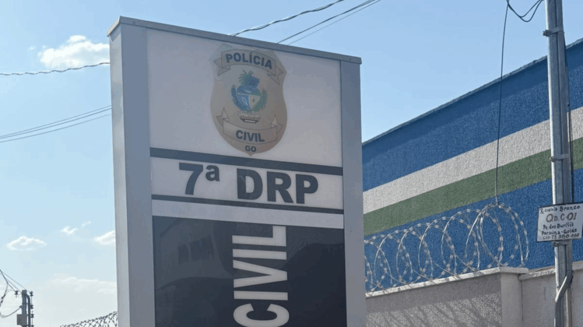 PCGO cumpre mandado de busca e apreensão em estabelecimento investigado por exploração sexual de adolescente