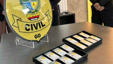 PCGO entrega mais de 1700 carteiras de identidade funcional à Polícia Penal de Goiás