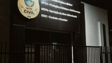 PCGO prende homem por ameaça, lesão corporal e dano contra companheira em Itumbiara