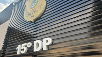 PCGO prende mulher em flagrante após tentar matar companheiro com fogo em Goiânia