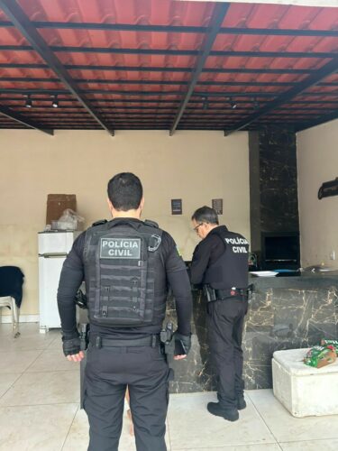 PCGO cumpre prisões e mandados contra grupo especializado em tráfico de drogas em Caldas Novas