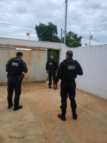 PCGO cumpre prisões e mandados contra grupo especializado em tráfico de drogas em Caldas Novas