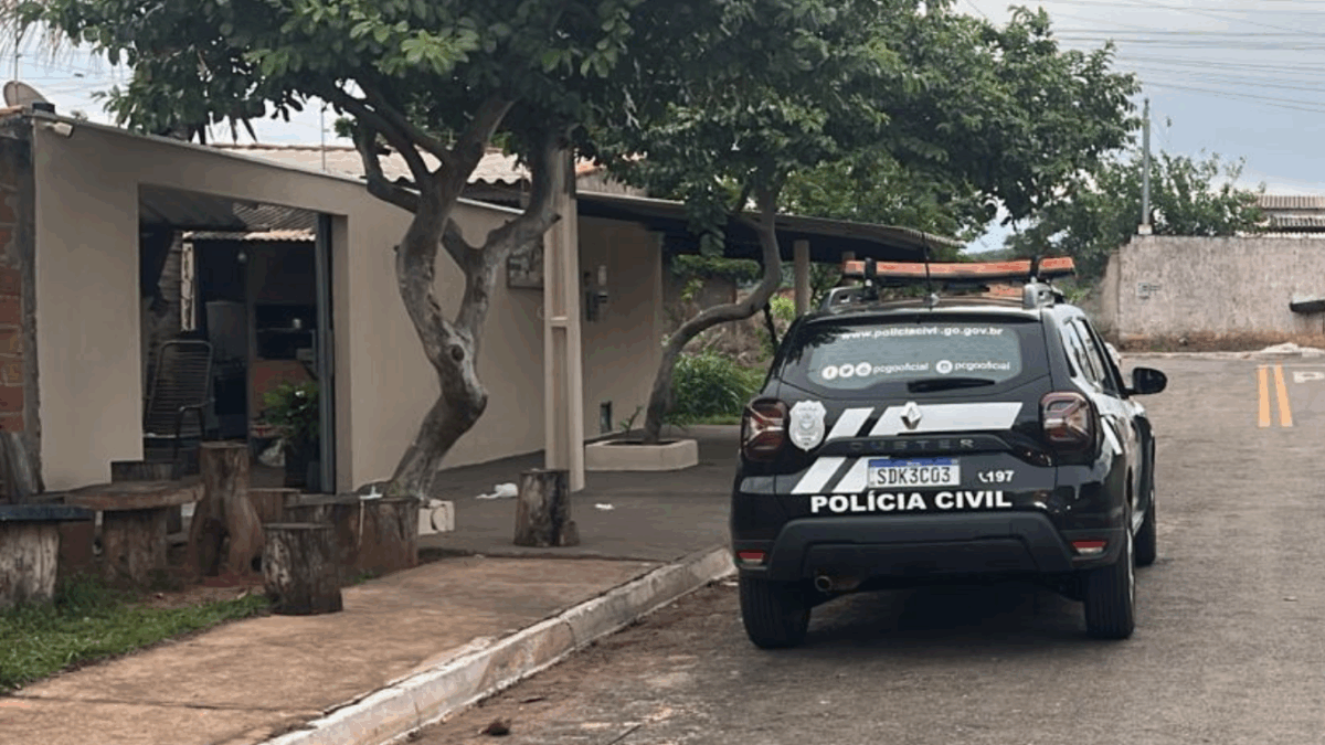 Polícia Civil cumpre mandados e prende investigados por tráfico de drogas em Paraúna